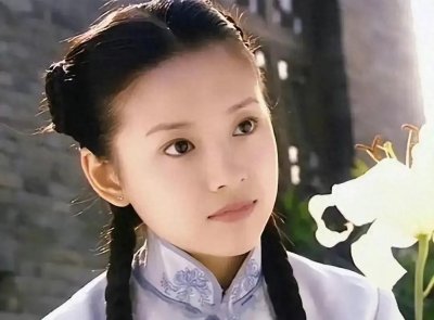 ​十多年后再看董洁和潘粤明，一个身家过亿，一个则令人唏嘘不已