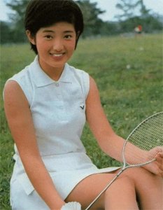 ​让山口百惠老年状态惊艳到了：64岁发腮发福，穿衣极简却气质高级