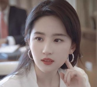 ​放弃事业，丢掉婚姻，充当保姆，刘晓莉为刘亦菲的付出让人汗颜