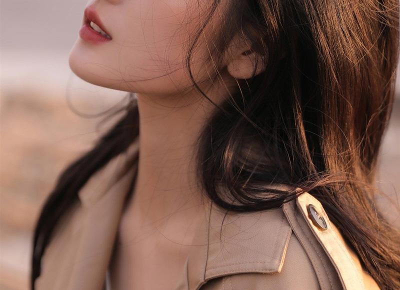 订婚戒指戴哪个手指 日本订婚戒指戴哪个手指