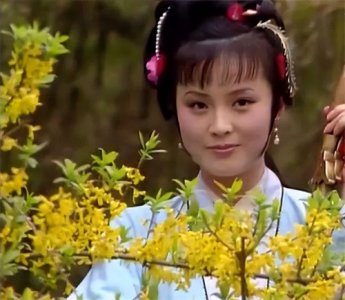 ​尤三姐的扮演者周月，落选王熙凤拒演李纨，一场大病之后看淡人生