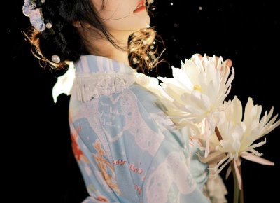 ​妹子的心思你别猜，不过看到这5个动作，代表女性有歪念头