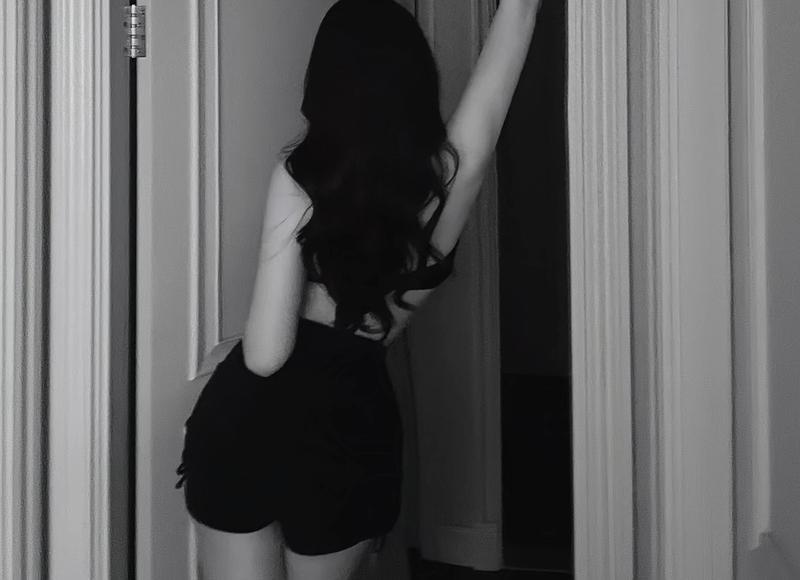 下一站会有人陪我走剩下的路 离开时候舍不得也要挥手道别