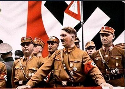 ​希特勒自杀全记录：和情人在书房饮弹自尽，嘱咐部下死后焚尸