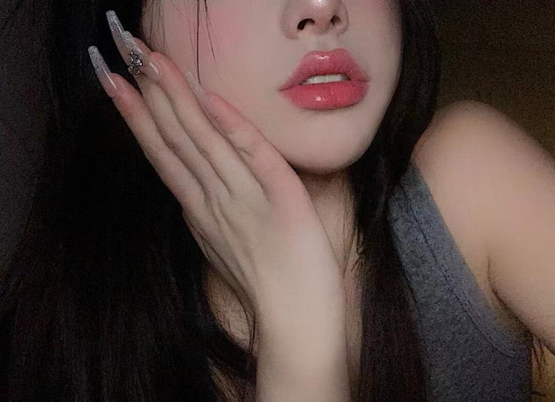  暗恋我男领导，他离婚后我俩马上同居