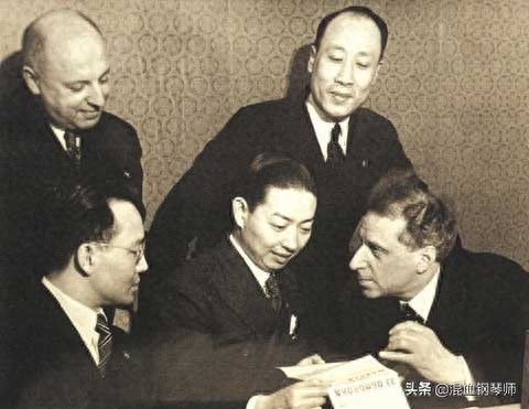 老照片:生前万人追捧,故去后世纪念,京剧大师梅兰芳到底有美?