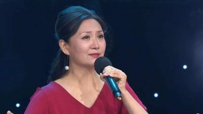 ​向民族文艺工作者致敬——劳模惠敏莉