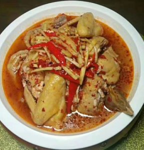 ​老厨师教你国宴名菜—永州东安鸡正宗的做法，酸辣爽口，口感丰富