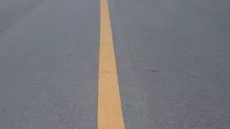 双黄实线旁边有白线虚线是什么意思