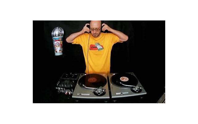 80后怀旧歌曲（80后怀旧歌曲歌单80年代串烧DJ）