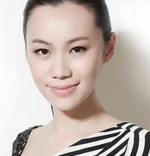 老戏骨张光北的女儿长相清纯，五官标准，但是称不想让女儿进圈