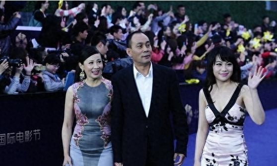 老戏骨张光北的女儿长相清纯，五官标准，但是称不想让女儿进圈