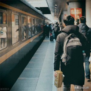 ​刘德华《回家的路》，谁听谁知道，一个字---棒。