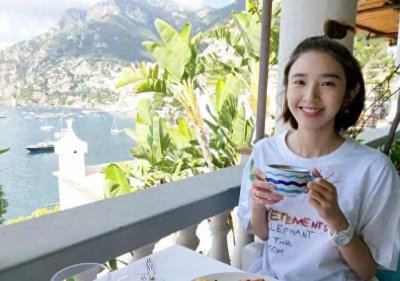 ​张若昀与唐艺昕因雨夜追尾开始，这就是网络真实追尾必嫁真实版。