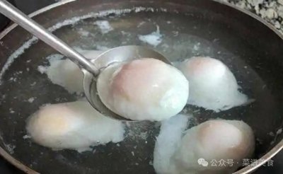 ​煮荷包蛋怎么样煮不散花，不起泡沫的做法