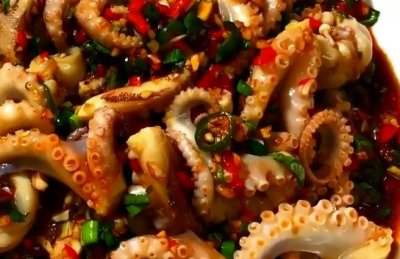 ​舌尖美味八爪鱼最好吃的做法：鲜嫩爽脆，香辣入味，一大盘不够吃