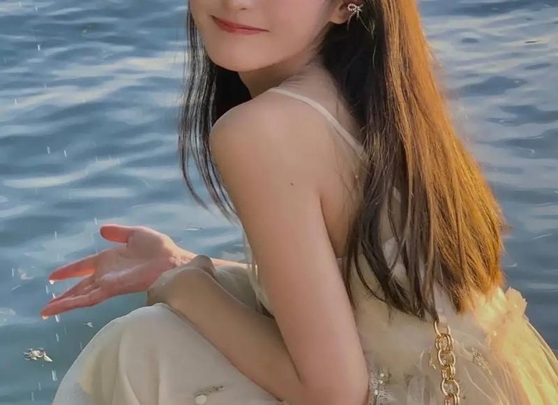  冯绍峰赵丽颖的儿子，小名叫“想想”