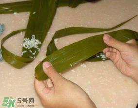 一斤米能包几个粽子?一斤米能包多少粽子? 一斤米能包几个粽子?一斤米能包多少粽子?