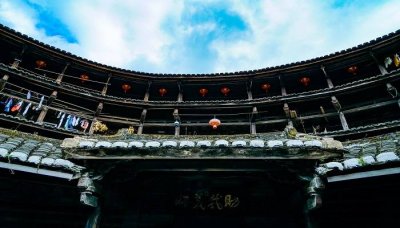 ​下榻的由来的主要意思 下榻此间的意思