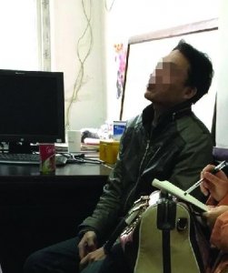 ​本科毕业住桥洞 男子住两年桥洞靠打零工度日