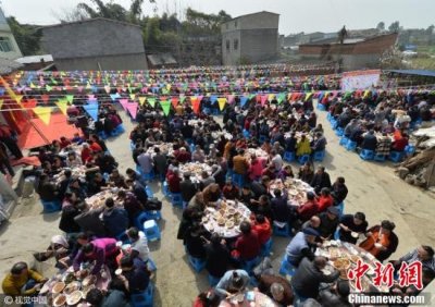 ​宗亲祭祖办千人宴 不认识也能来吃