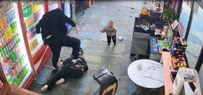 ​闹大！女子怀抱幼儿被丈夫拳打脚踢，网友：家暴只有0次和无数次