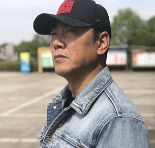 ​“硬汉”宋运成：36岁还“北漂”，妻子帮他中年走红