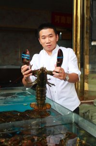 ​河南小伙创业卖海鲜，一天销量达20吨，多亏了这些“小手段”…