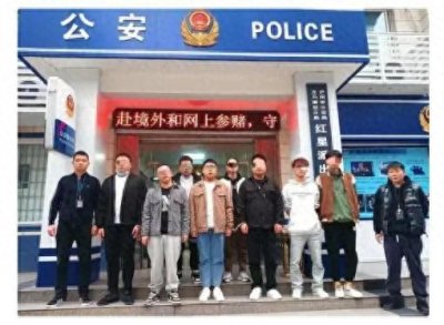 ​警方扫黄前台通风报信：444全员开跑！“涉黄”洗浴场定期演练