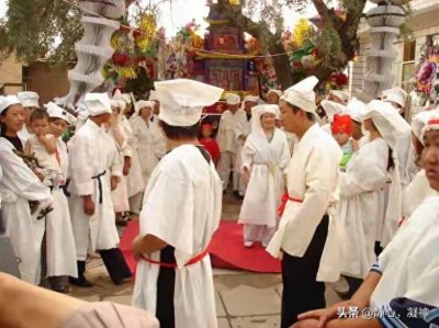 ​民间习俗“披麻戴孝”到底啥意思，什么人需要“披麻戴孝”