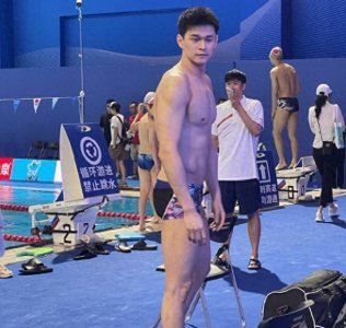 ​张豆豆发文支持孙杨：杨哥，为你感到骄傲，希望你能享受比赛